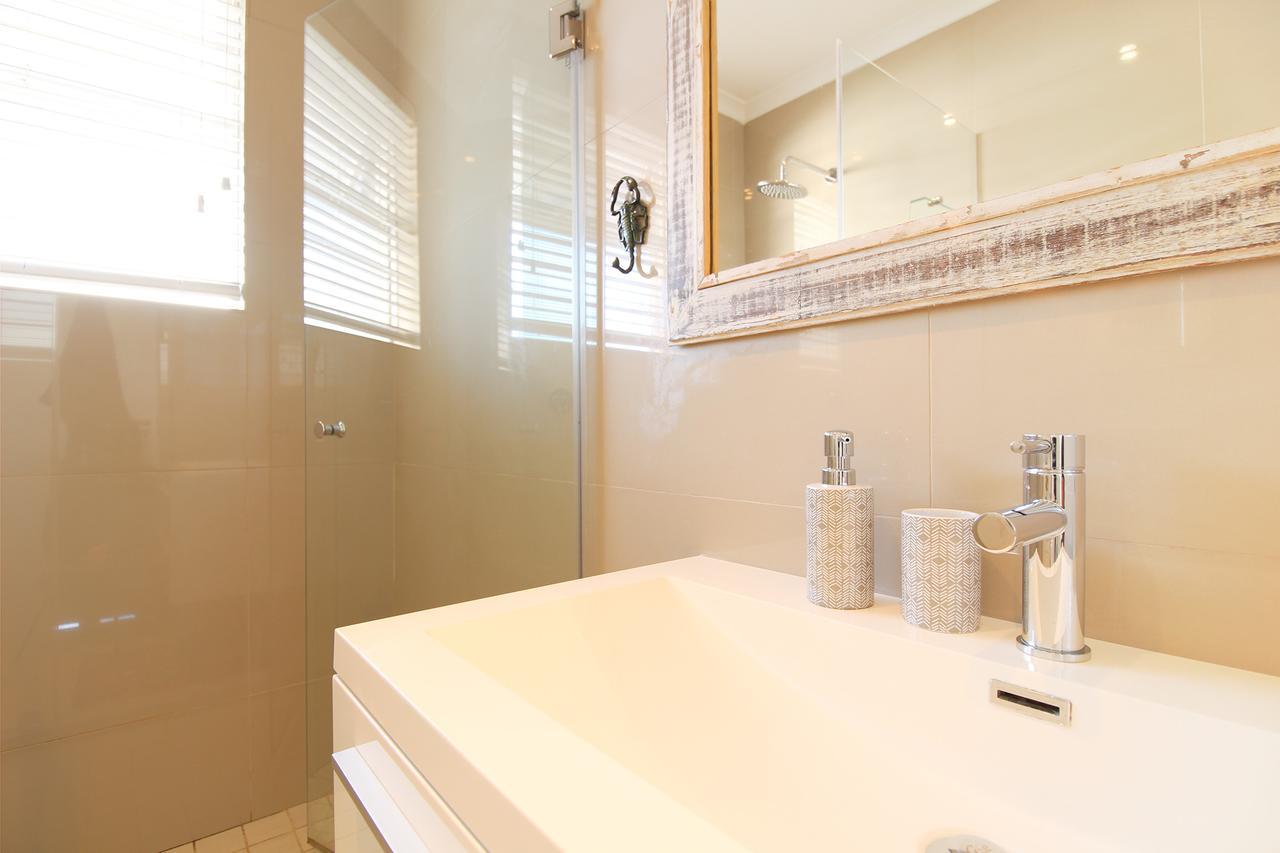 Vredenhof Apartments (Adults Only) เคปทาวน์ ภายนอก รูปภาพ