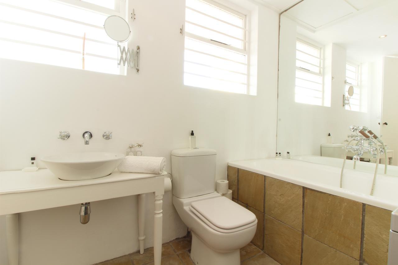 Vredenhof Apartments (Adults Only) เคปทาวน์ ภายนอก รูปภาพ